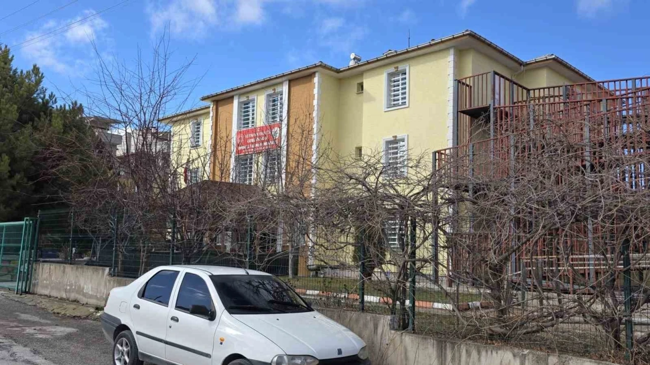 K&uuml;tahya&rsquo;daki engelli bakım merkezinden bir engellinin ağır yaralandığı olayla ilgili a&ccedil;ıklama
