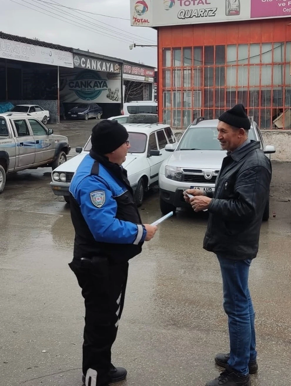 K&uuml;tahya Emniyeti&rsquo;nden dolandırıcılık ve hırsızlığa karşı bilgilendirme &ccedil;alışması
