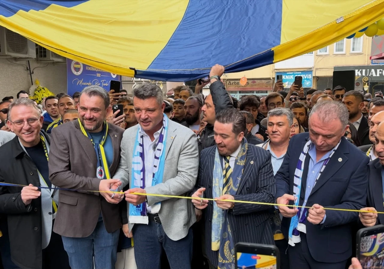 K&uuml;tahya Fenerbah&ccedil;eliler Derneği Sadettin Saran&rsquo;ın katılımıyla a&ccedil;ıldı