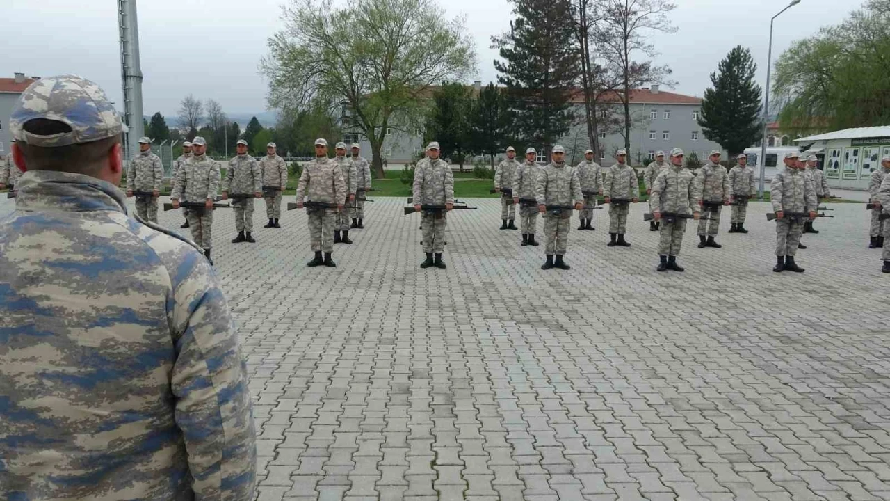 Kütahya Hava Er Eğitim Tugay Komutanlığında 1 yılda 33 bin Mehmetçik eğitim aldı
