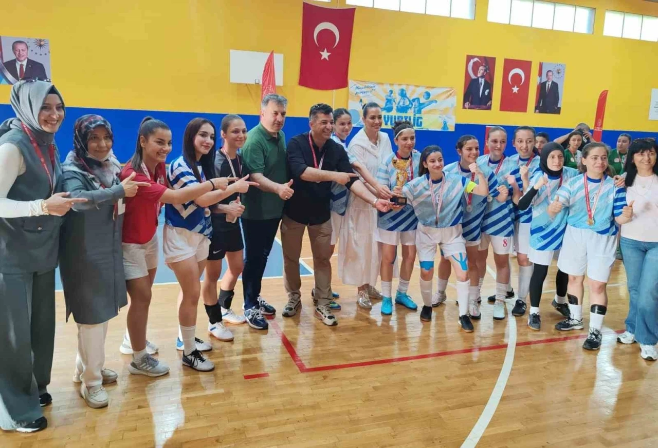 Kütahya kız futsal takımı Türkiye şampiyonu
