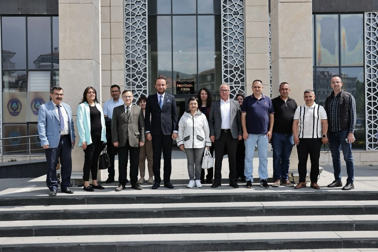 Kütahya ve Odunpazarı belediyeleri arasında ’Tarım Dostu İş Birliği’ görüşmesi

