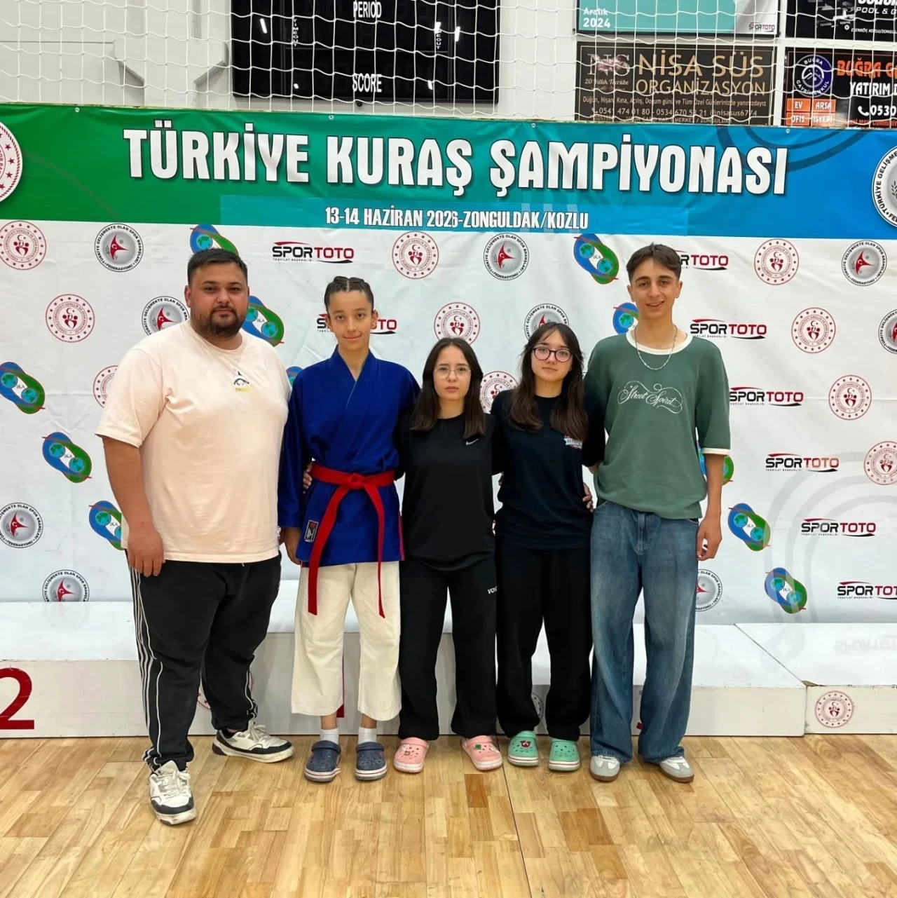 K&uuml;tahyalı gen&ccedil;ler T&uuml;rkiye Kuraş Şampiyonası&rsquo;nda T&uuml;rkiye ikincisi oldu
