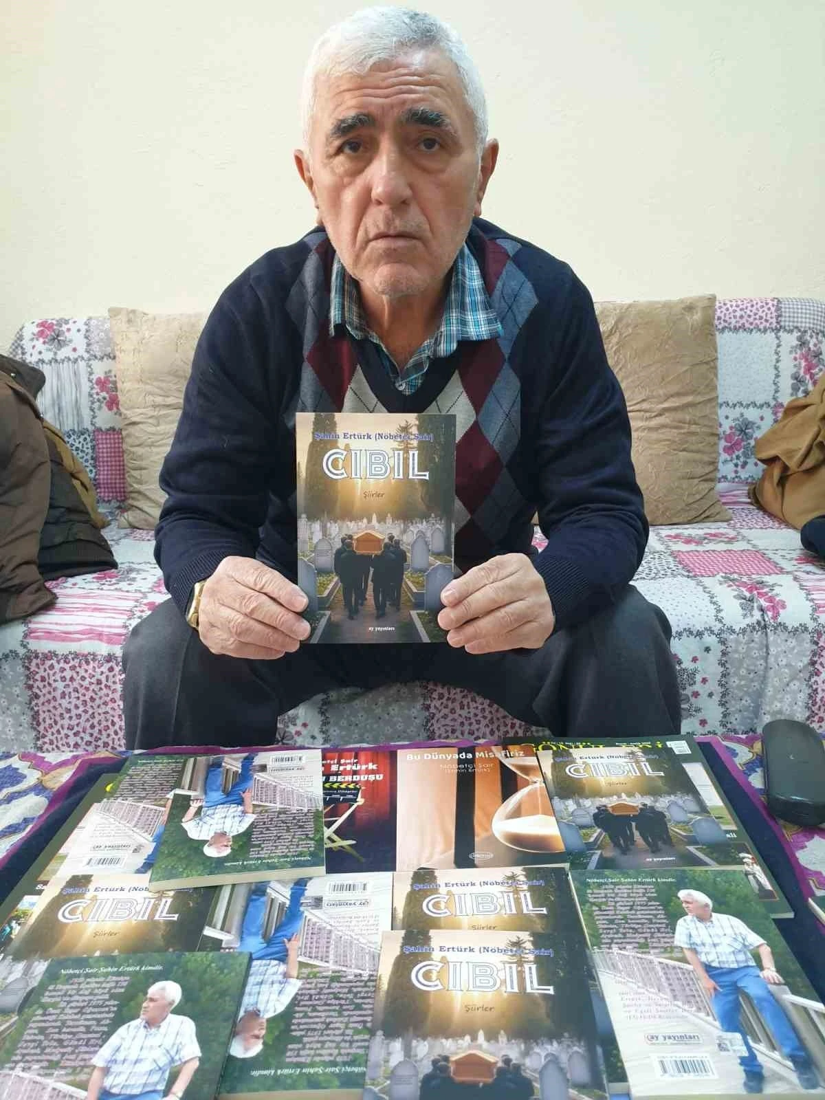 K&uuml;tahyalı halk şairi Şahin Ert&uuml;rk&rsquo;&uuml;n 17&rsquo;nci kitabı "Cıbıl" okuyucuyla buluştu

