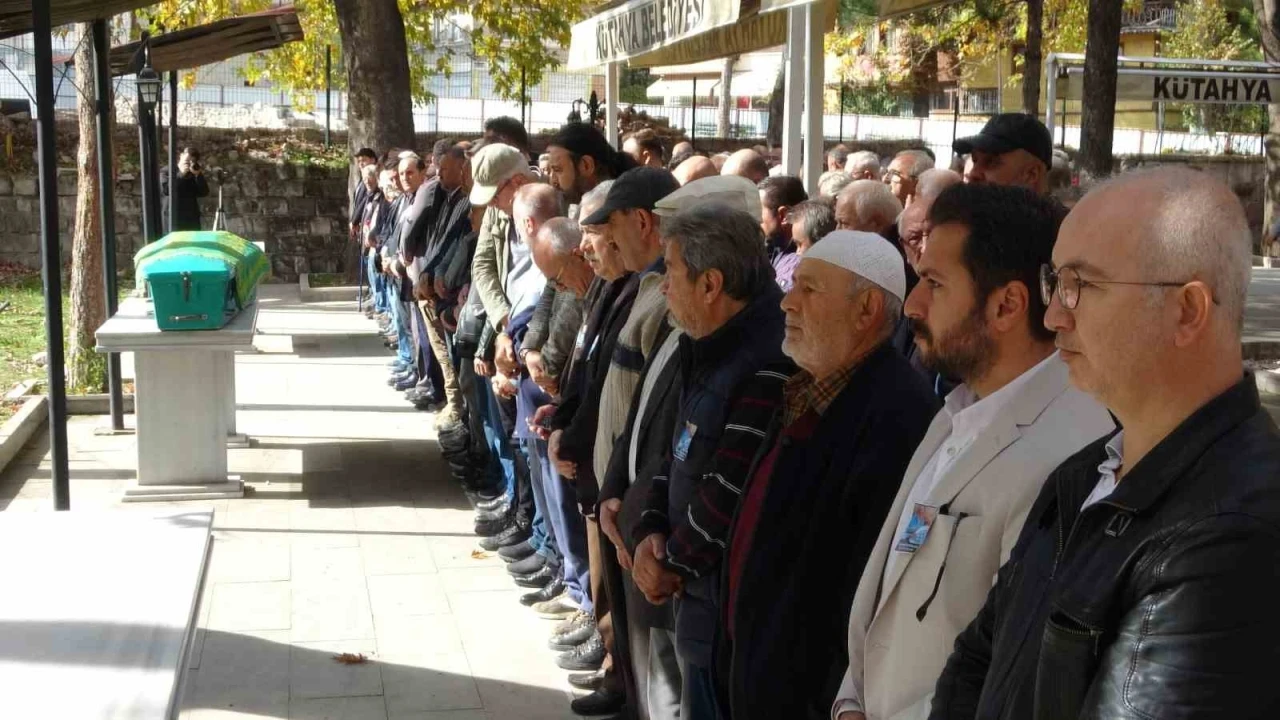 Kütahyalı UNESCO’nun "Yaşayan İnsan Hazinesi" Hamza Üstünkaya son yolculuğuna uğurlandı