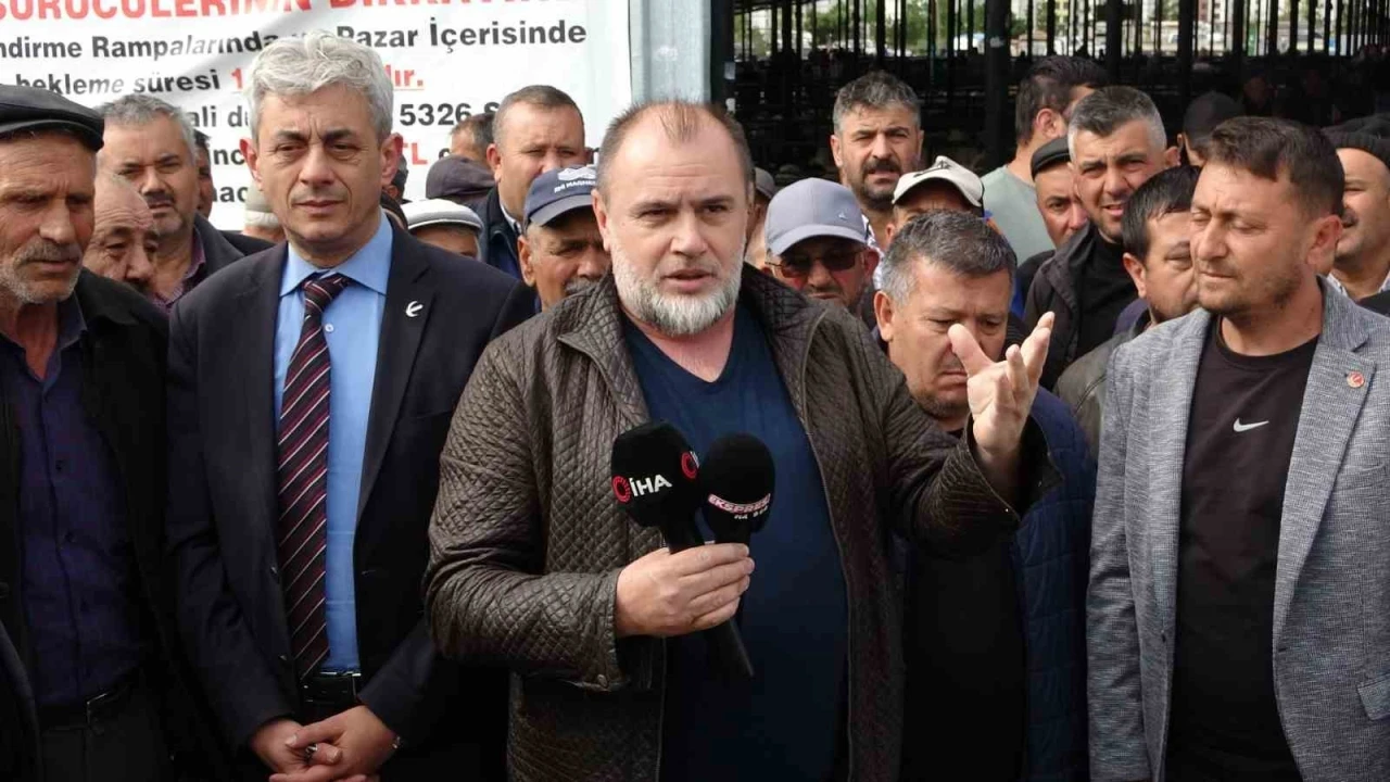 Kütahyalı üreticilerden belediyeye kurban pazarı tepkisi: &quot;Yüzde 600 zam kabul edilemez&quot;
