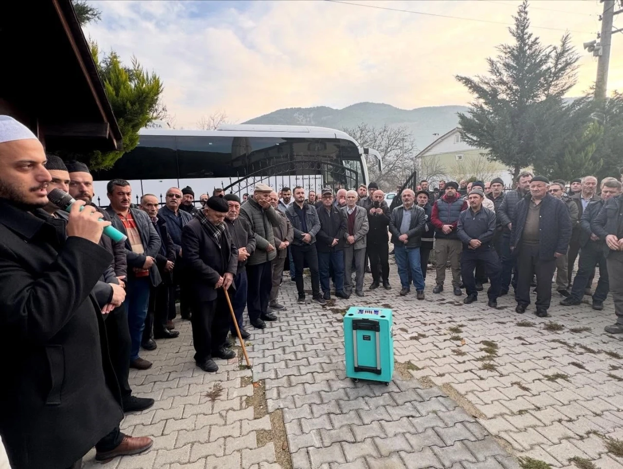 Kutsal topraklara dualarla uğurlandılar
