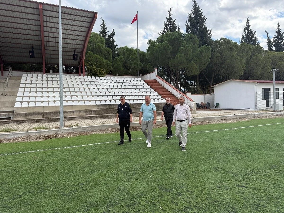Kuyucak İlçe Stadyumu yenileme çalışmaları sürüyor
