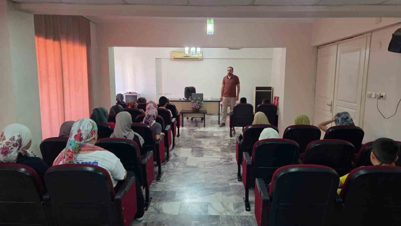 Kuyucak&rsquo;ta Kur&rsquo;an kursu &ouml;ğrencilerine nezaket ve arkadaşlık eğitimi
