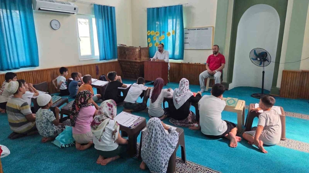 Kuyucak&rsquo;ta Yaz Kur&rsquo;an Kursu &ouml;ğrencilerine rehberlik seminerleri
