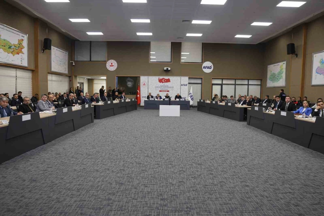 Kuzey Anadolu ve Doğu Anadolu Fay zonu arasında yer alan Elazığ’da İl Afet Risk Azaltma Planı ele alındı
