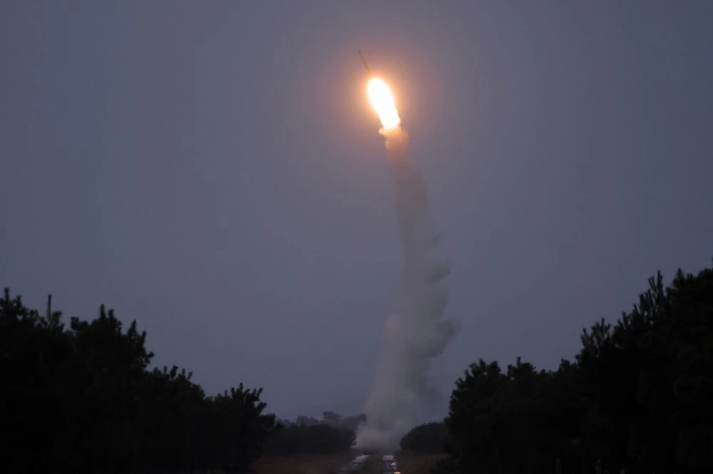 Kuzey Kore, yeni u&ccedil;aksavar uzun menzilli f&uuml;zelerinin ilk denemesini ger&ccedil;ekleştirdi
