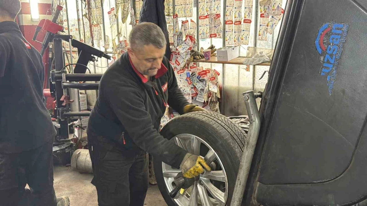 Lastikçilerde son gün yoğunluğu
