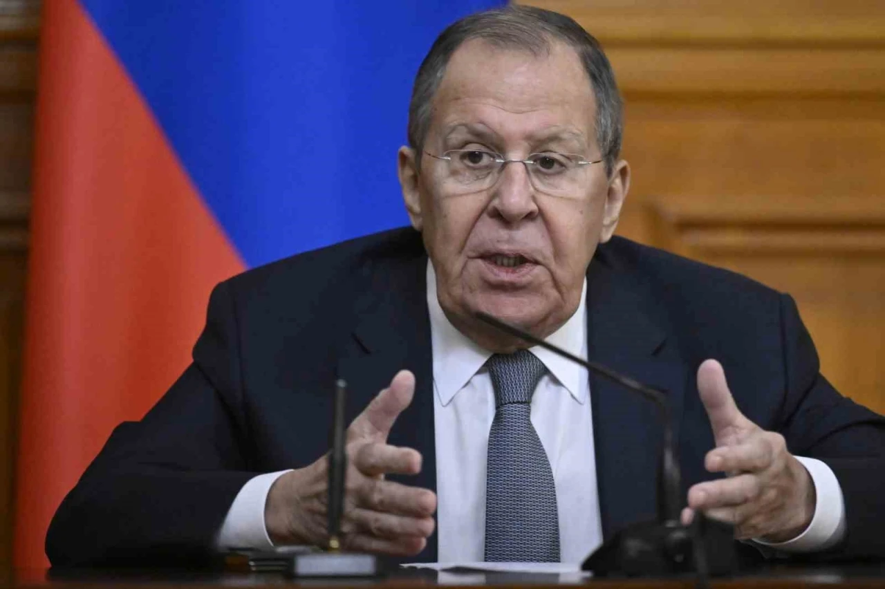 Lavrov: &quot;Türkiye ve Belarus gibi bazı ülkelerin yapıcı bir arabulucu rolü üstlenebileceğini görüyoruz&quot;
