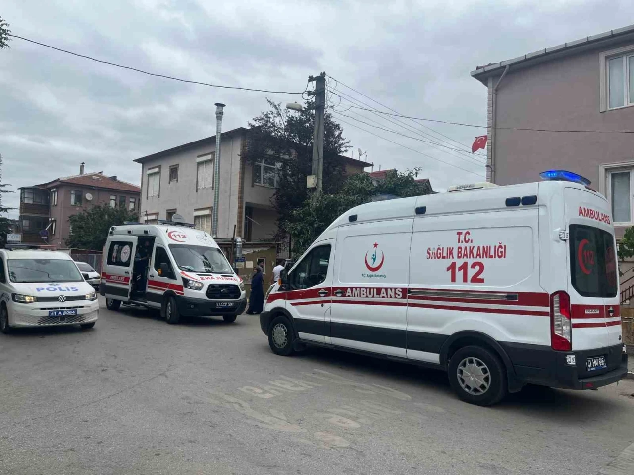 Leğende banyo yapan çocuklara elektrik çarptı, duş başlığı faciaya yol açıyordu
