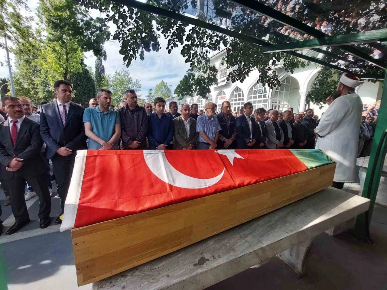 Lenf kanserine yenik düşen okul müdürüne son görev
