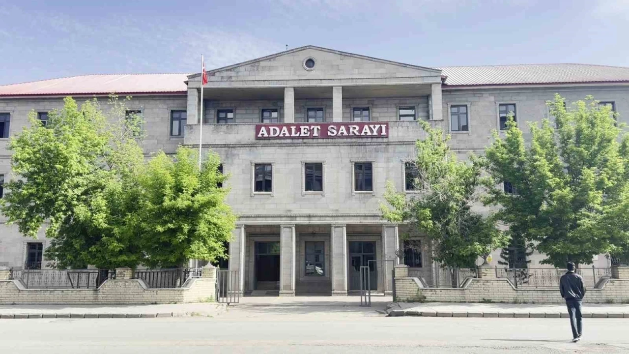 Leyla A. davasında anne konuştu: "Bu acıyı bana kim yaşattıysa, iki d&uuml;nyada da ondan şikayet&ccedil;iyim"
