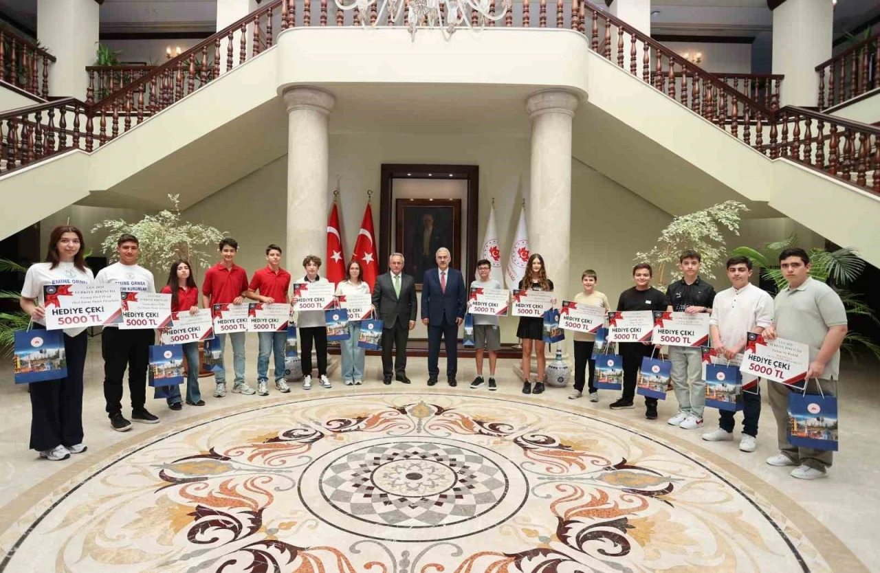 LGS şampiyonları ödüllendirildi
