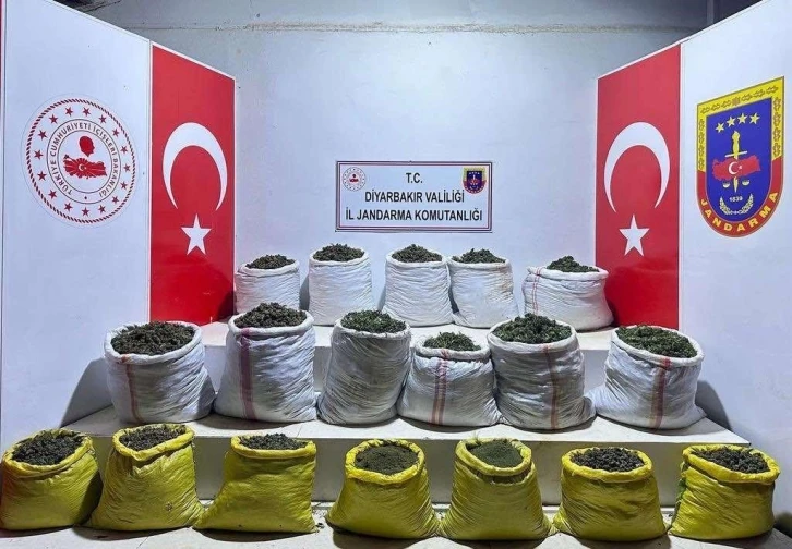 Lice kırsalında 366 kilogram uyuşturucu ile 270 bin k&ouml;k kenevir bitkisi ele ge&ccedil;irildi
