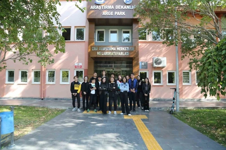 Lise &Ouml;ğrencileri ER&Uuml;&rsquo;y&uuml; Ziyaret Etti
