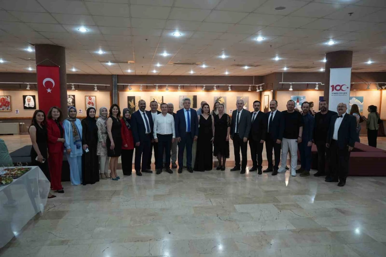 Lisede görev yapan 21 öğretmenden resim sergisi
