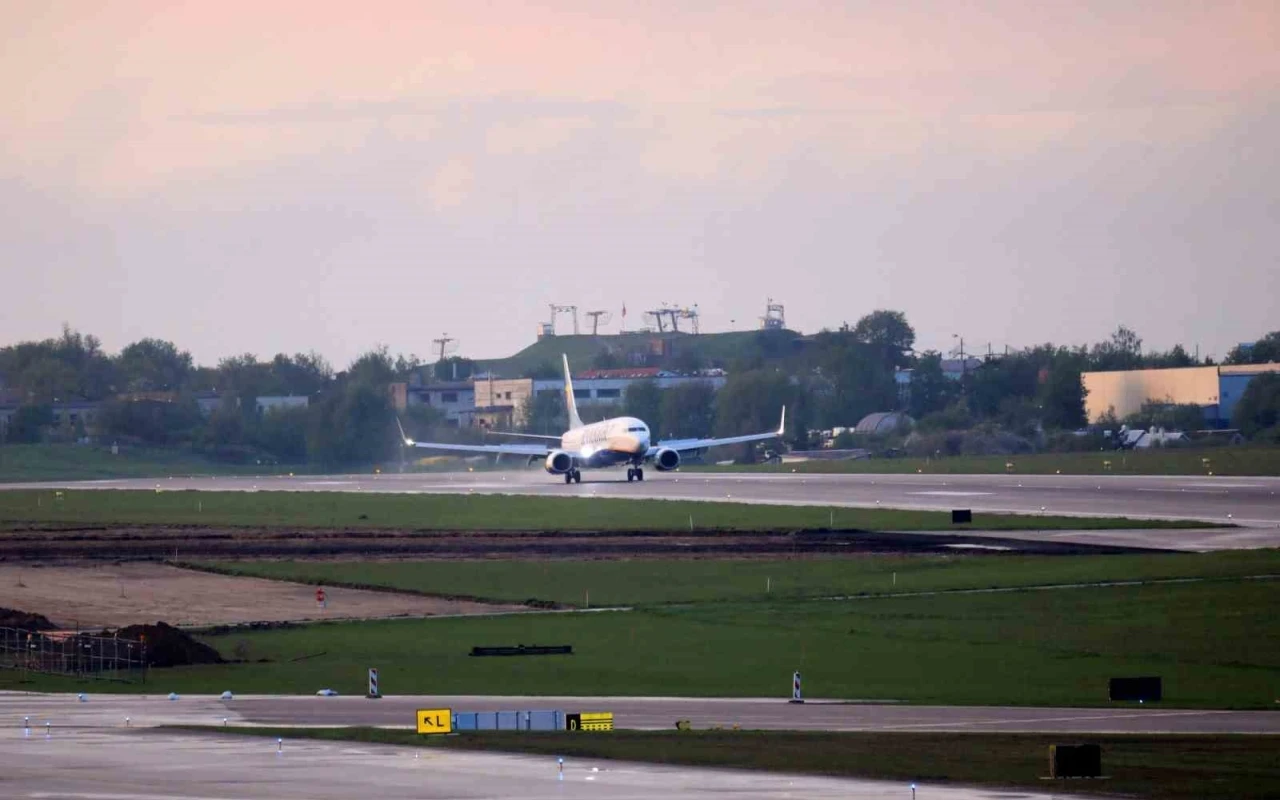 Litvanya’daki Vilnius Havalimanı meteoroloji balonları nedeniyle bu ay altıncı defa kapandı