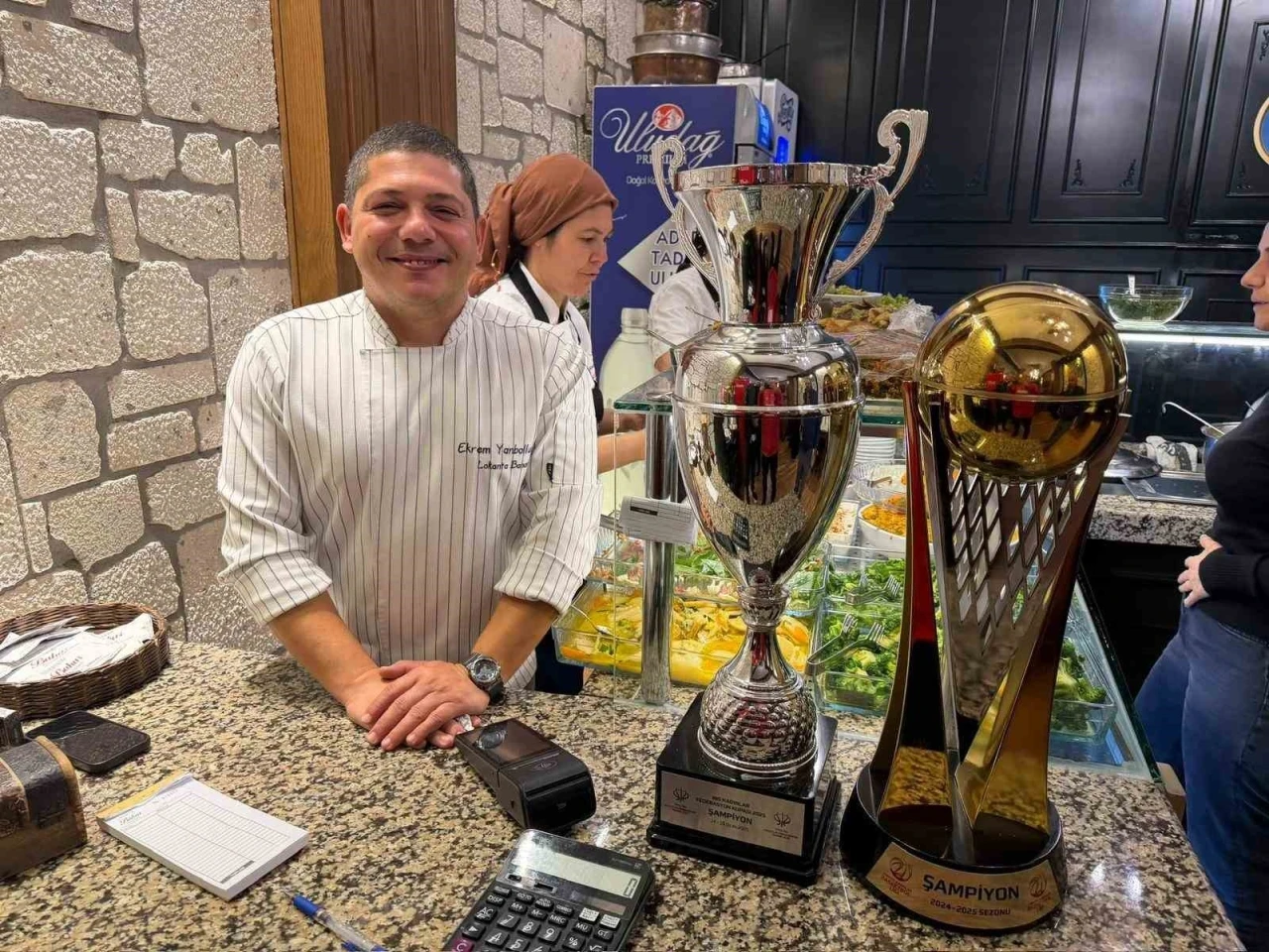 Lokanta Bahar&rsquo;dan Ferhatoğlu Edremit Belediyesi G&uuml;respor&rsquo;a anlamlı destek
