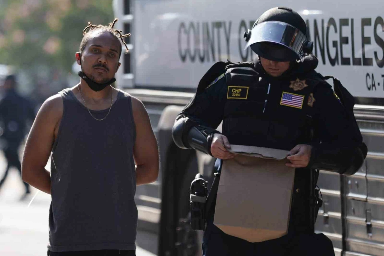 Los Angeles’ta kısmi sokağa çıkma yasağı ilan edildi
