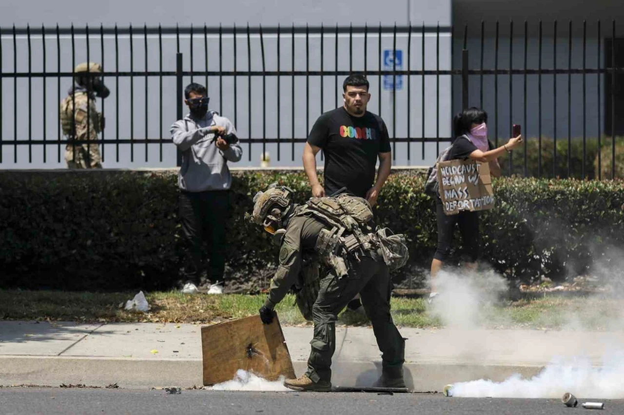 Los Angeles’taki göçmen protestoları şiddetleniyor: 2 bin Ulusal Muhafız görevlendirildi
