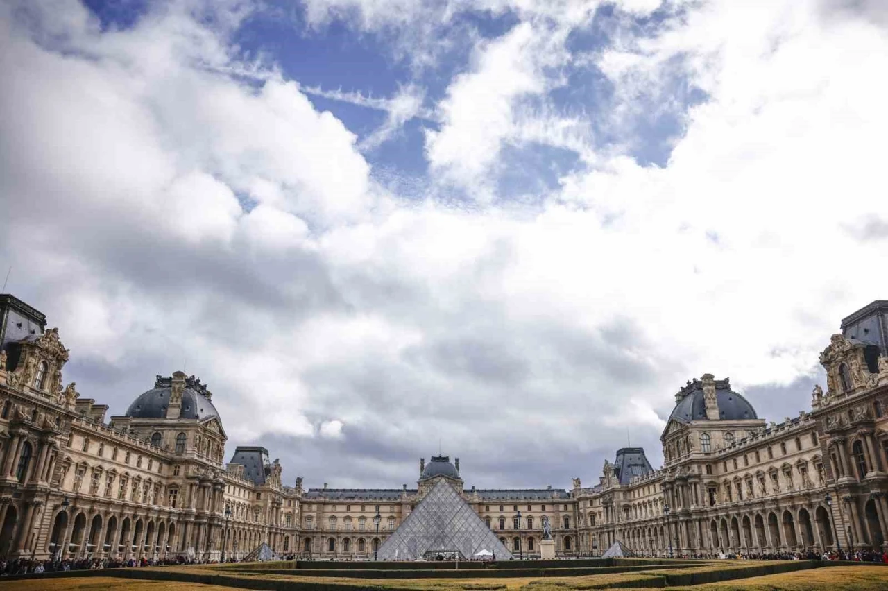 Louvre Müzesi’nde yapısal zayıflıklar nedeniyle bir galeri kapatıldı
