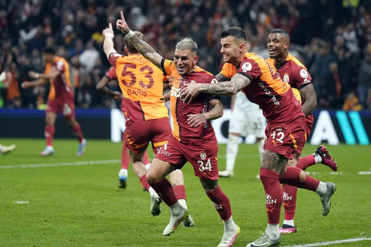 Lucas Torreira, Süper Lig’deki 3. golünü attı
