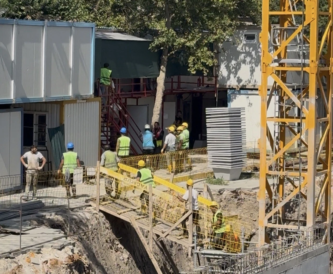 L&uuml;leburgaz&rsquo;da inşaat şantiyesinde kavga: 5 iş&ccedil;i yaralandı
