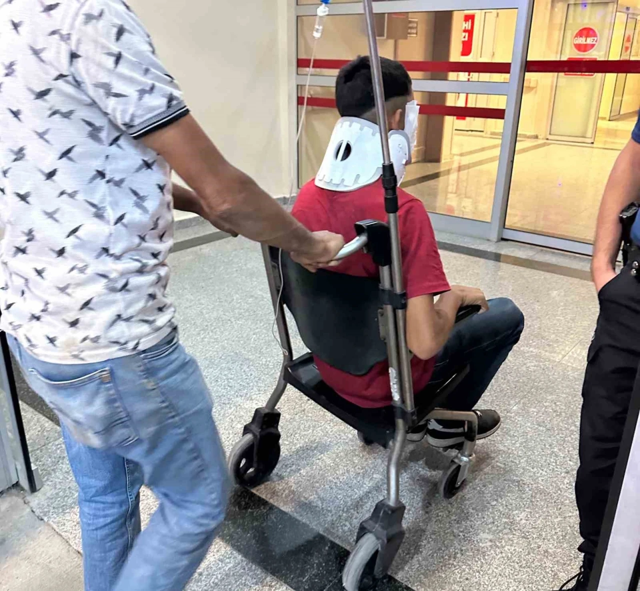 Maç esnasında saldırıya uğrayan genç hastaneye kaldırıldı
