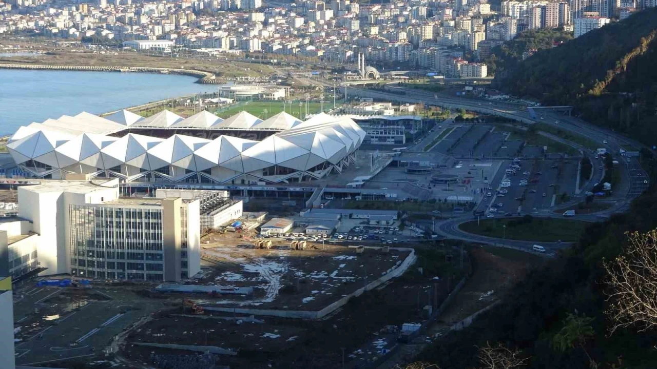 Ma&ccedil; g&uuml;nleri Akyazı Stadı ve &ccedil;evresinde yaşanan trafik sorunu g&uuml;ndemden d&uuml;şm&uuml;yor
