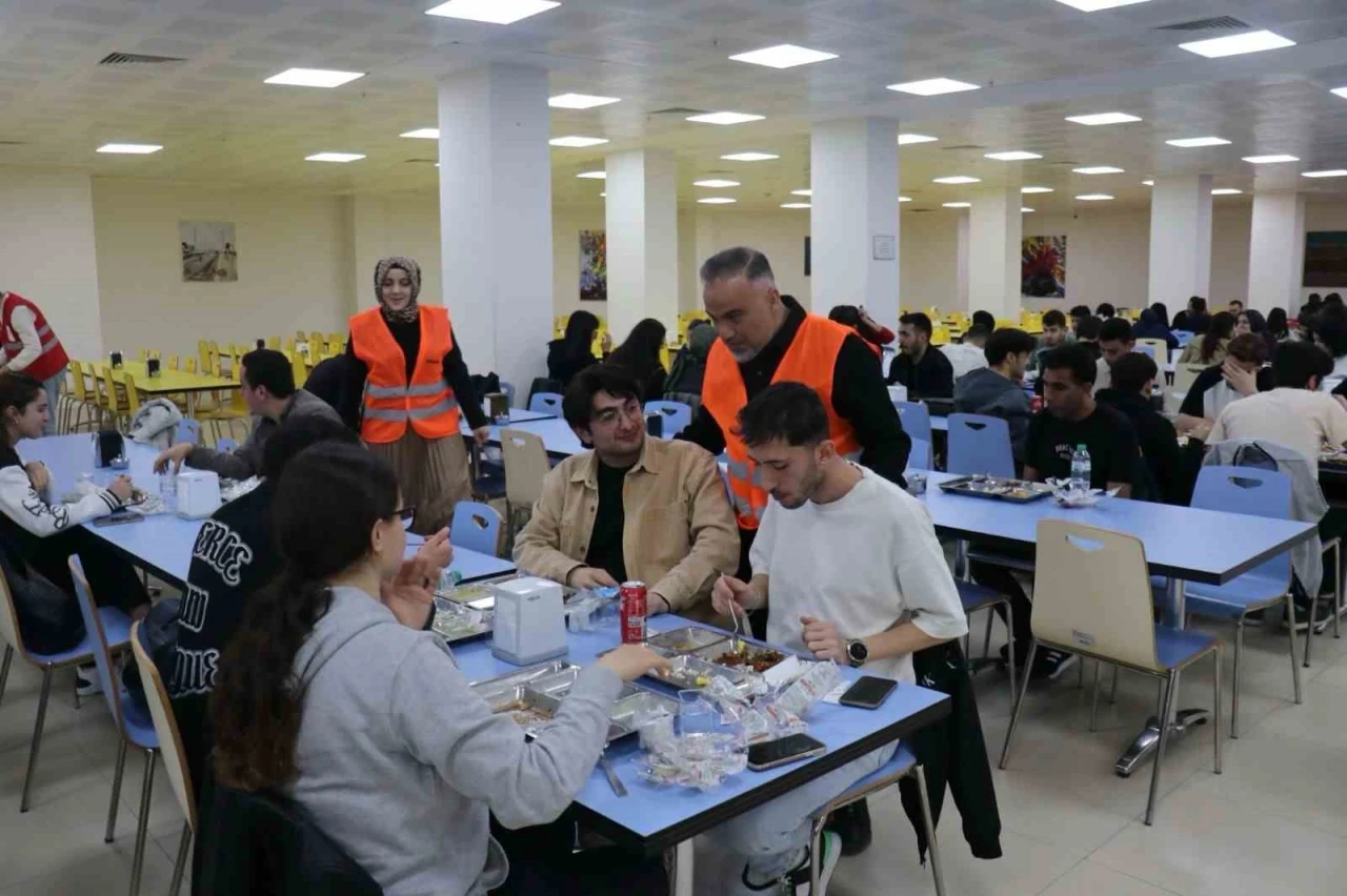MAGİNDER, üniversite öğrencileri ve hasta yakınlarıyla iftarda buluştu