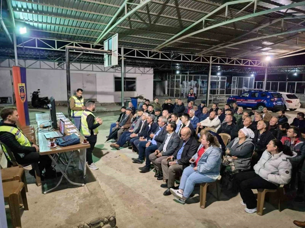 Mahalle sakinlerine ‘Siber Dolandırıcılık’ bilgilendirmesi
