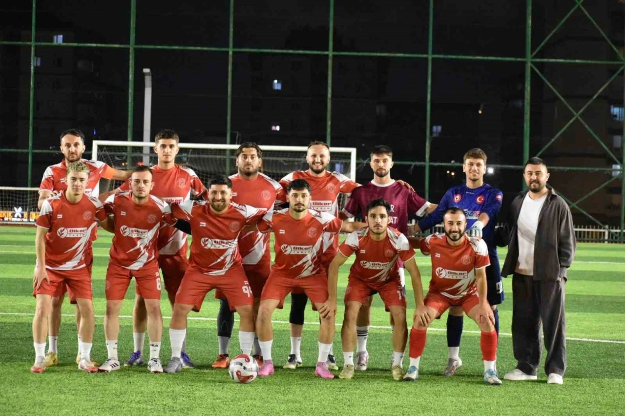 Major 1. Lig&rsquo;de m&uuml;cadele eden Niğde temsilcisi Ovalıbağ FK, şampiyonluk yolunda ilerliyor
