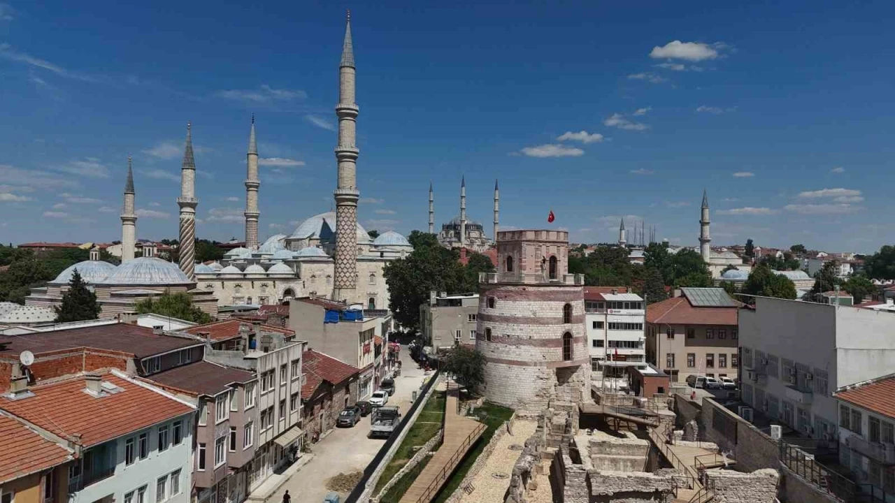 Makedonya Kulesi yeniden Edirne&rsquo;nin g&ouml;zdesi olmaya hazırlanıyor
