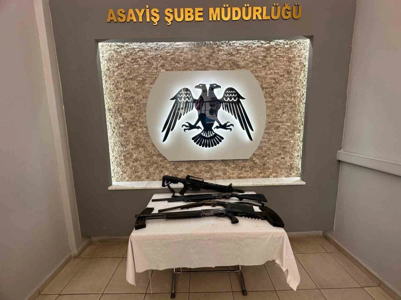 Malatya’da 10 yıl 8 ay kesinleşmiş hapis cezası ile aranan şahıs yakalandı
