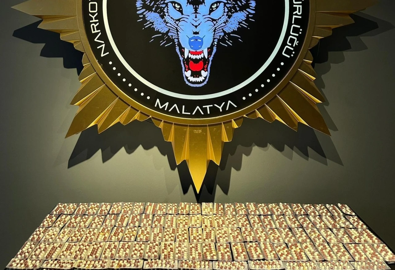 Malatya&rsquo;da 3 bin 644 sentetik ecza ele ge&ccedil;irildi: 3 tutuklama
