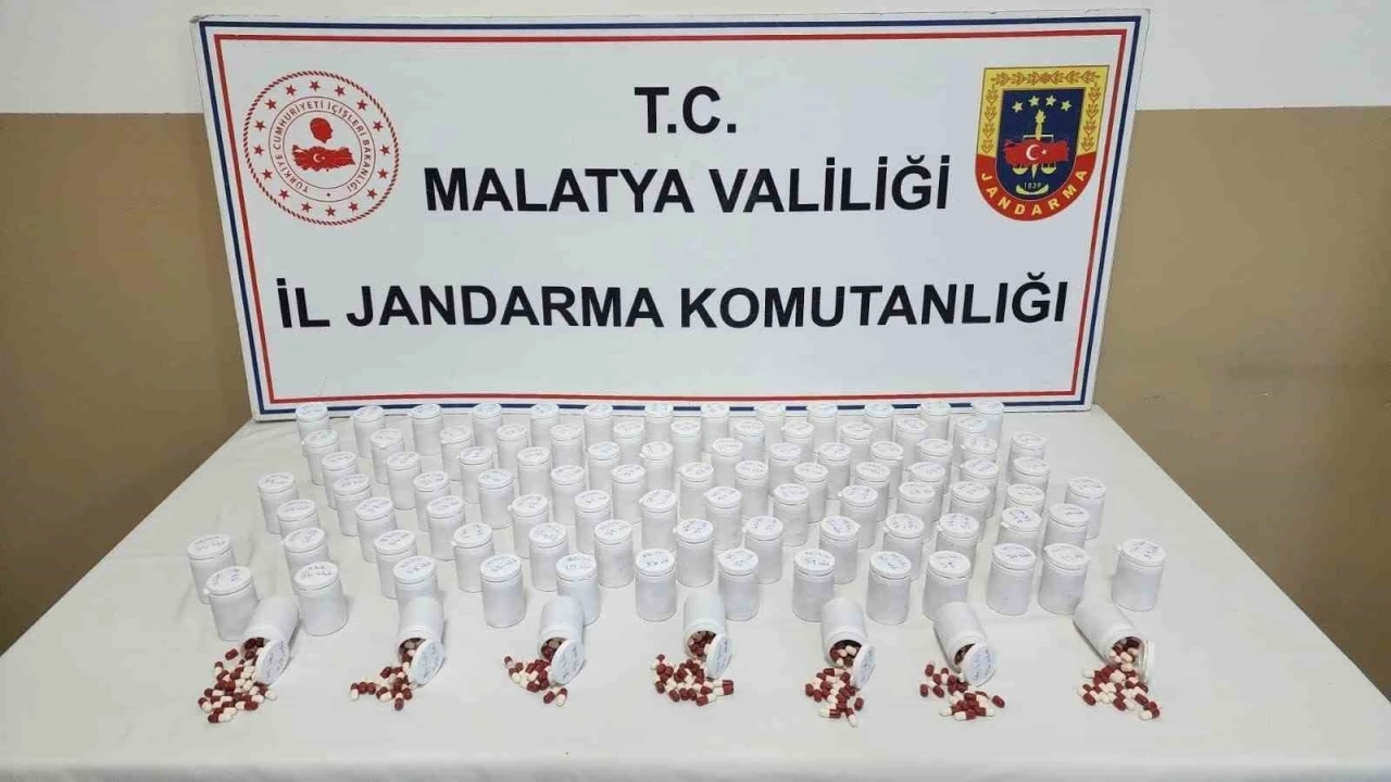 Malatya&rsquo;da 5 bin 561 adet sentetik ecza hap ele ge&ccedil;irildi
