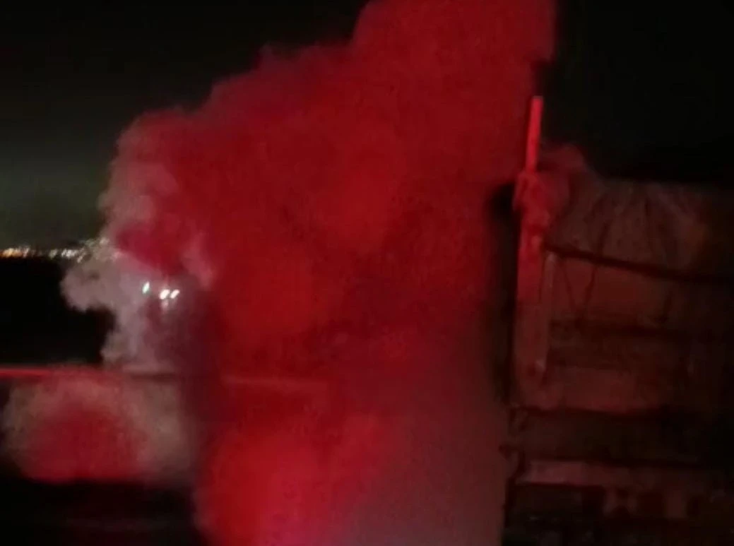 Malatya&rsquo;da amonyum nitrat y&uuml;kl&uuml; tırda korkutan yangın
