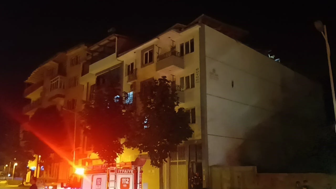 Malatya&rsquo;da apartman &ccedil;atısında g&ouml;&ccedil;&uuml;k
