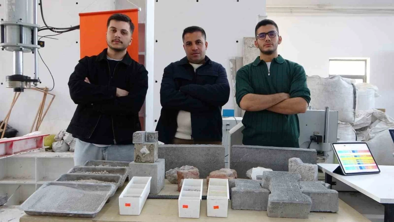 Malatya’da deprem enkazı beton yola dönüÅŸtü