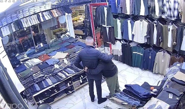 Malatya&rsquo;da down sendromlu gen&ccedil; ile esnafın diyaloğu y&uuml;rekleri ısıttı
