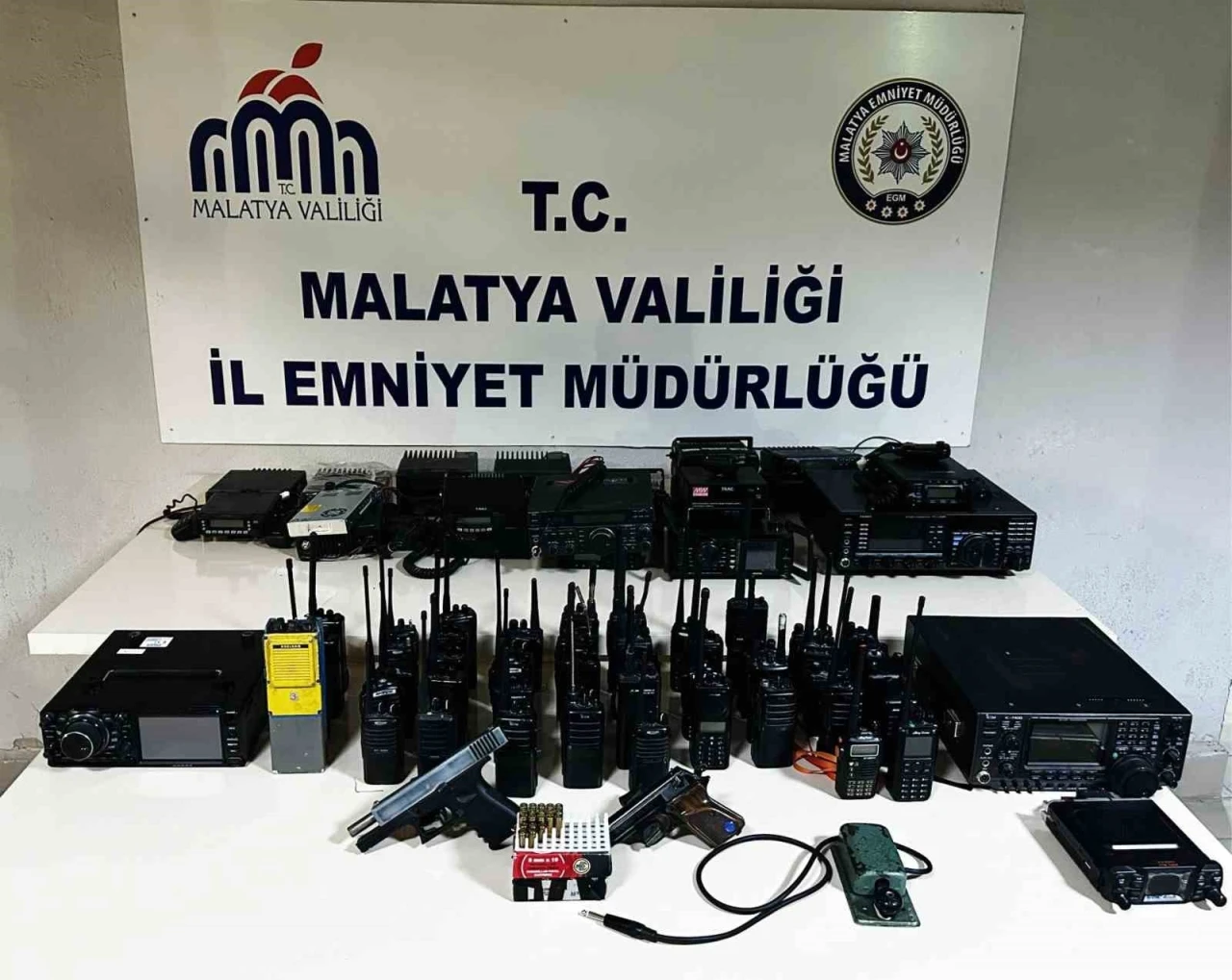 Malatya&rsquo;da emniyet frekanslarını dinleyen 6 ş&uuml;pheliye operasyon
