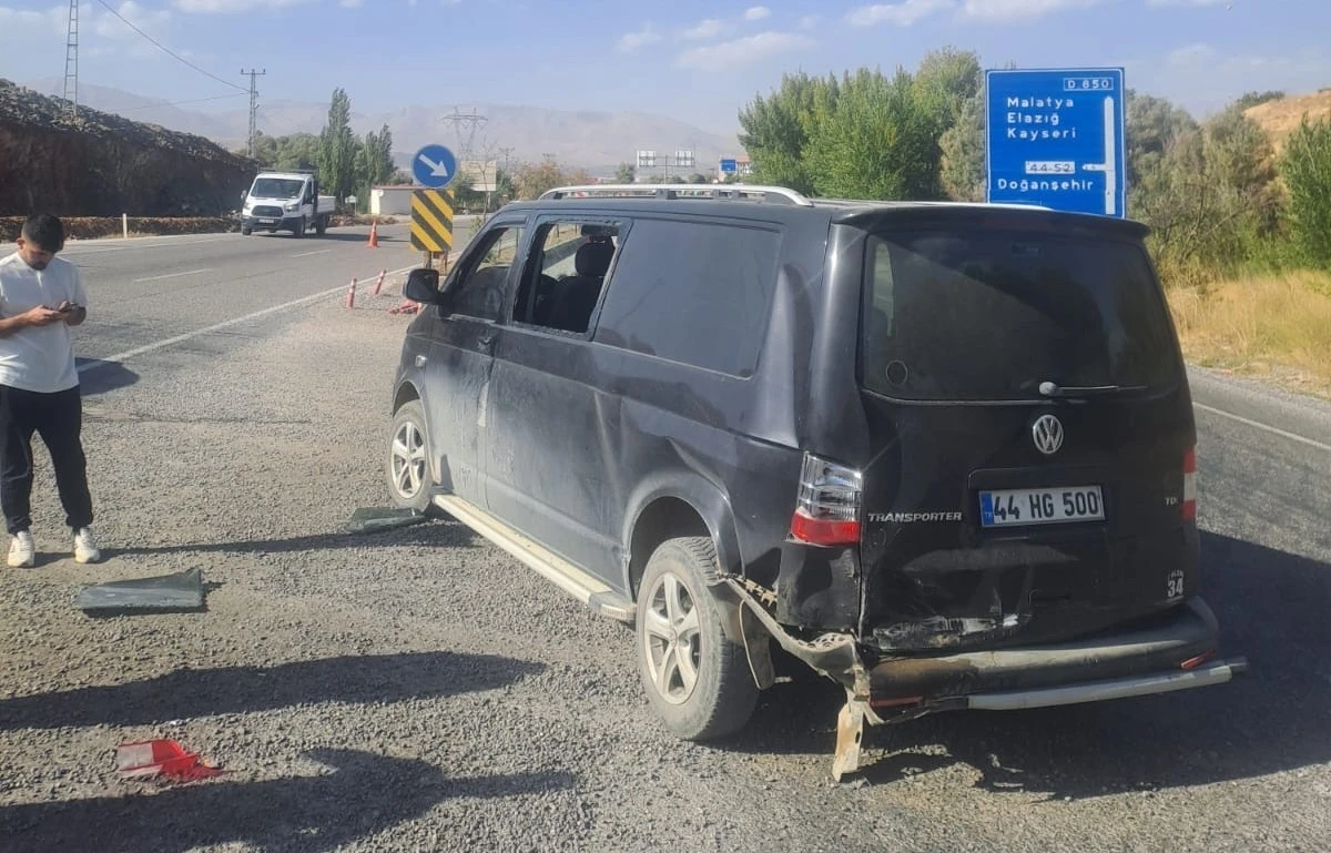 Malatya’da iki araç çarpıştı: 2 yaralı

