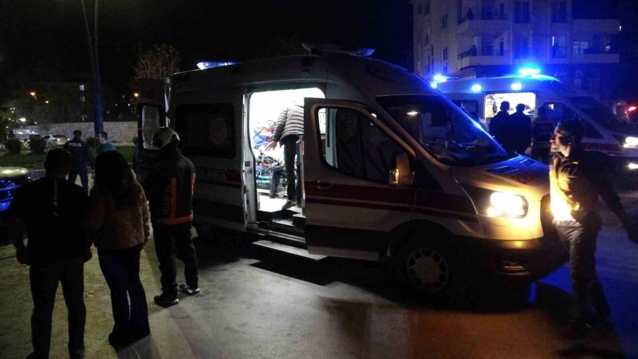 Malatya&rsquo;da iki otomobil &ccedil;arpıştı: 4 yaralı
