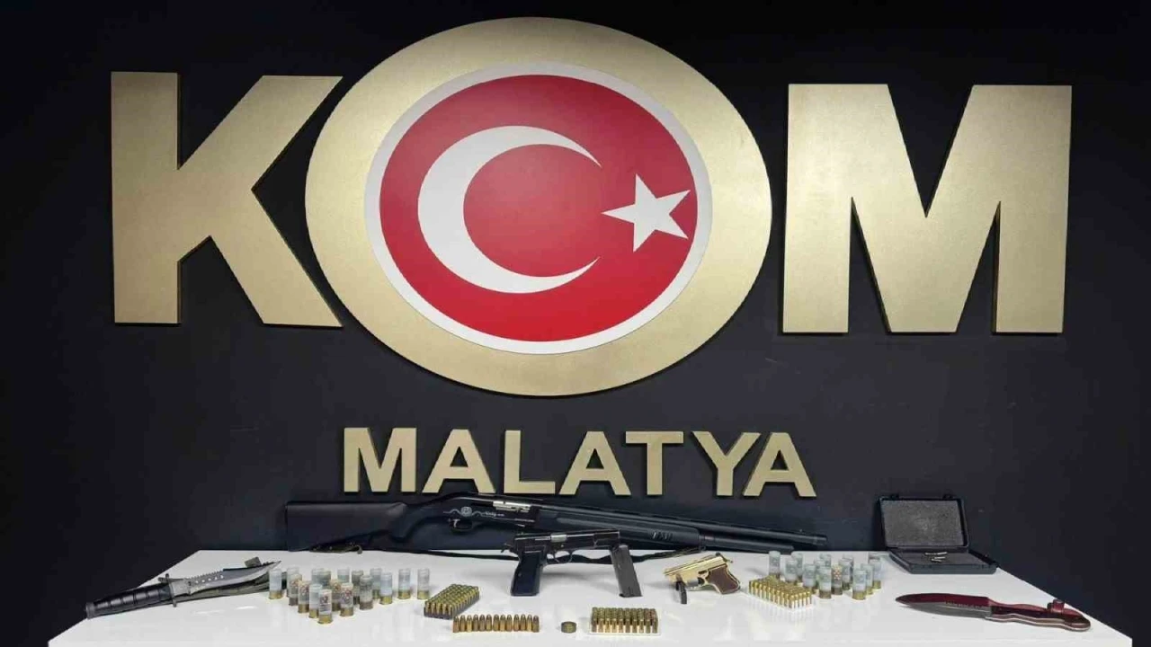 Malatya&rsquo;da ka&ccedil;ak silah operasyonu: 4 g&ouml;zaltı
