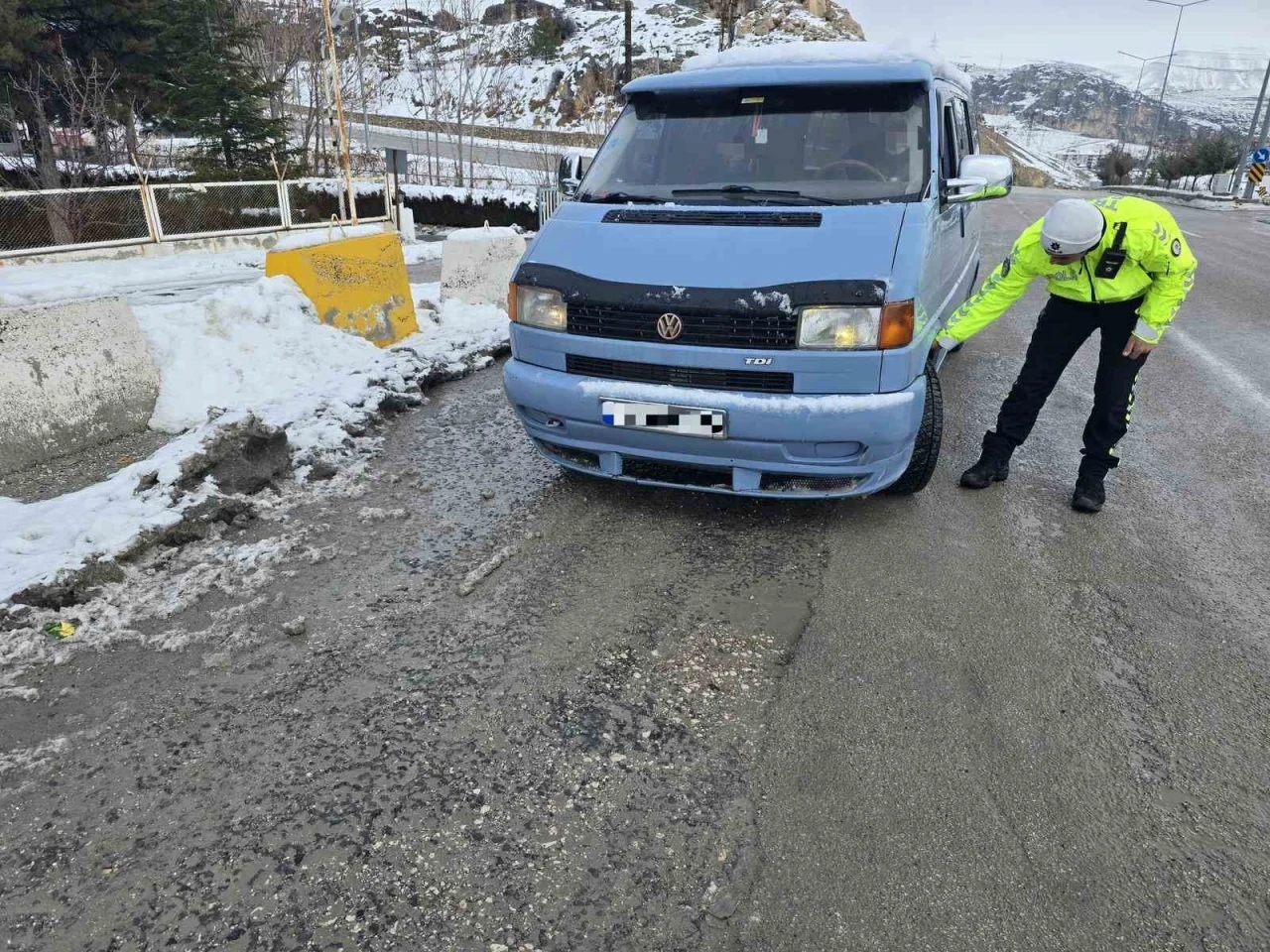 Malatya&rsquo;da kış lastiği denetimleri artırıldı
